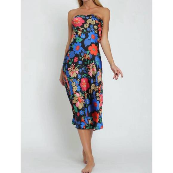 aakaa blue floral dress Off White And Blue Cap Sleeve Wrap Maxi Dress